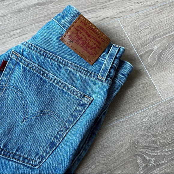 Levi’s 501 Long Short - Picture 1 of 10